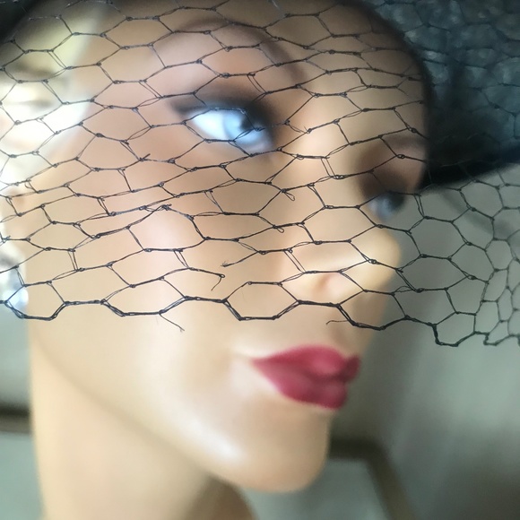 OUTSTANDING 1940s\' TWO TONE BLUE STRAW WIDE BRIM HAT WITH GROSGRAIN TRIM & VEIL main image 15